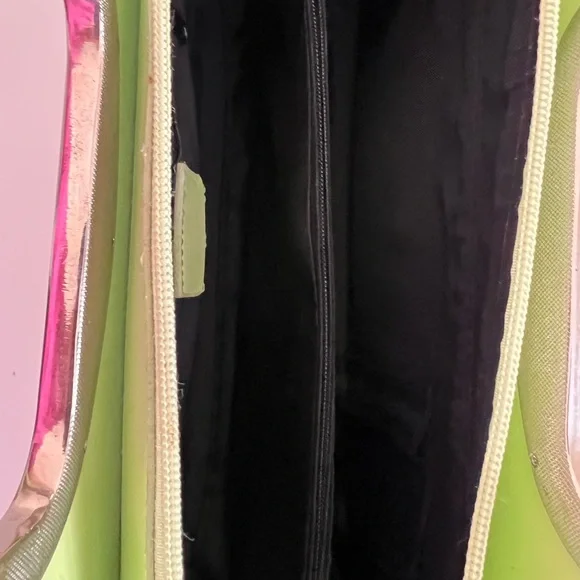 “Prada”Green Handbag - Picture 13 of 14